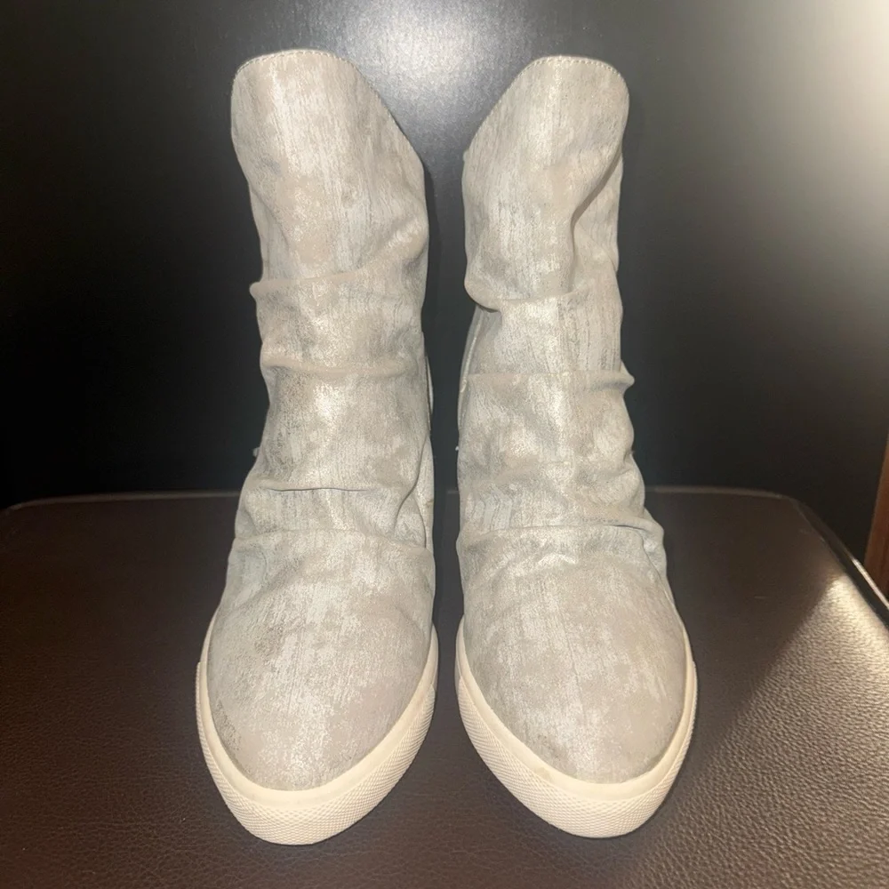Jennifer Lopez Silver Metallic Wedge Sneaker Boots Size 7.5